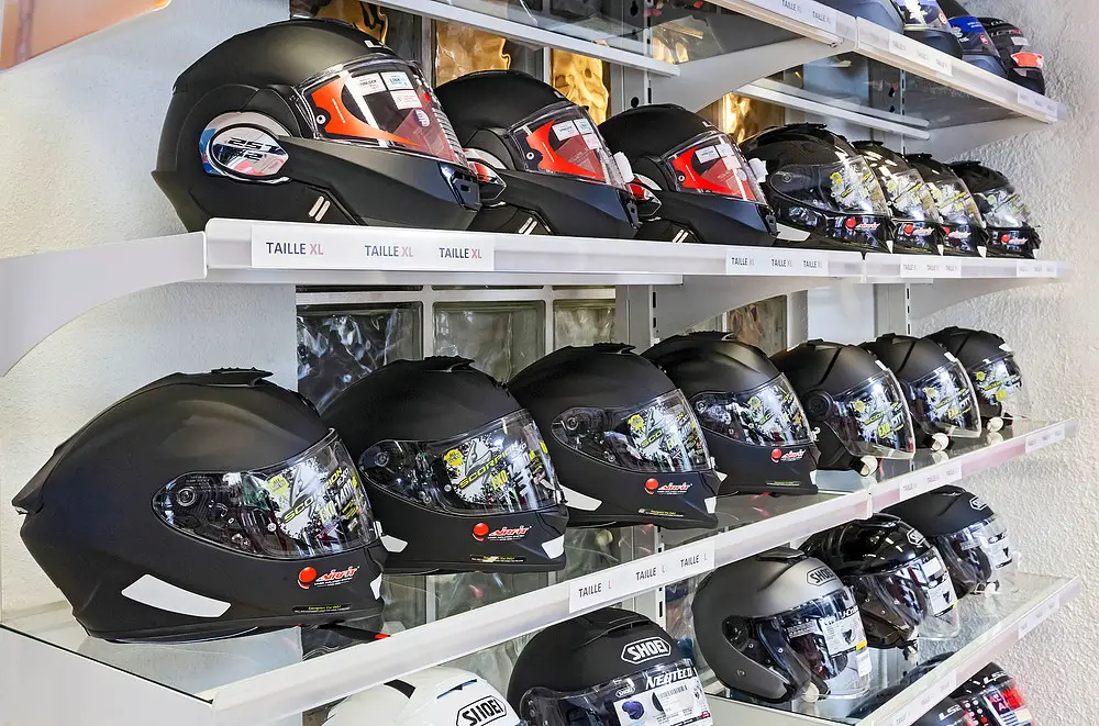 Casque moto neuf avec sa housse - Équipement moto